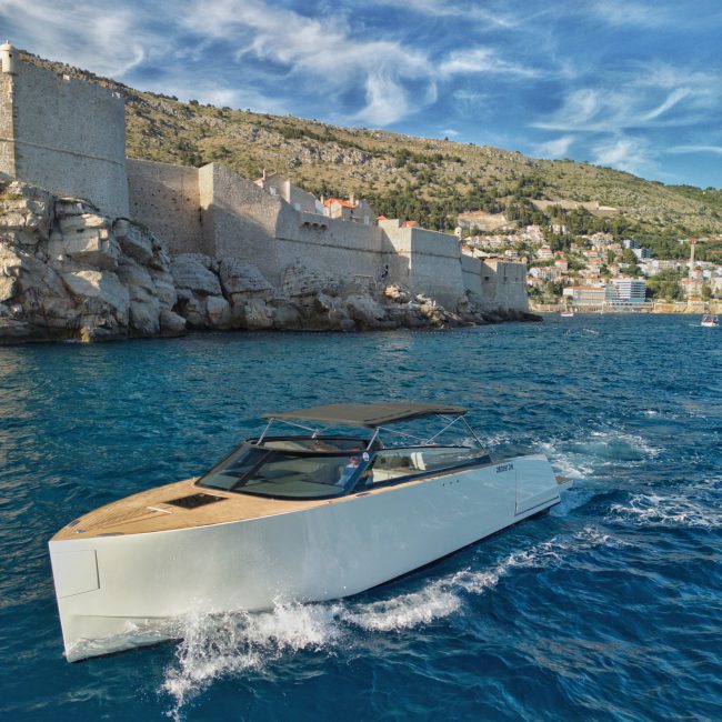 Pelagosa 33 Dubrovnik, luxury speedboat rental Croatia, Dubrovnik boat hire, Adriatic coast speedboat, rent a speedboat Dubrovnik, private boat charter Dubrovnik, high-performance speedboat, Croatian coast boating